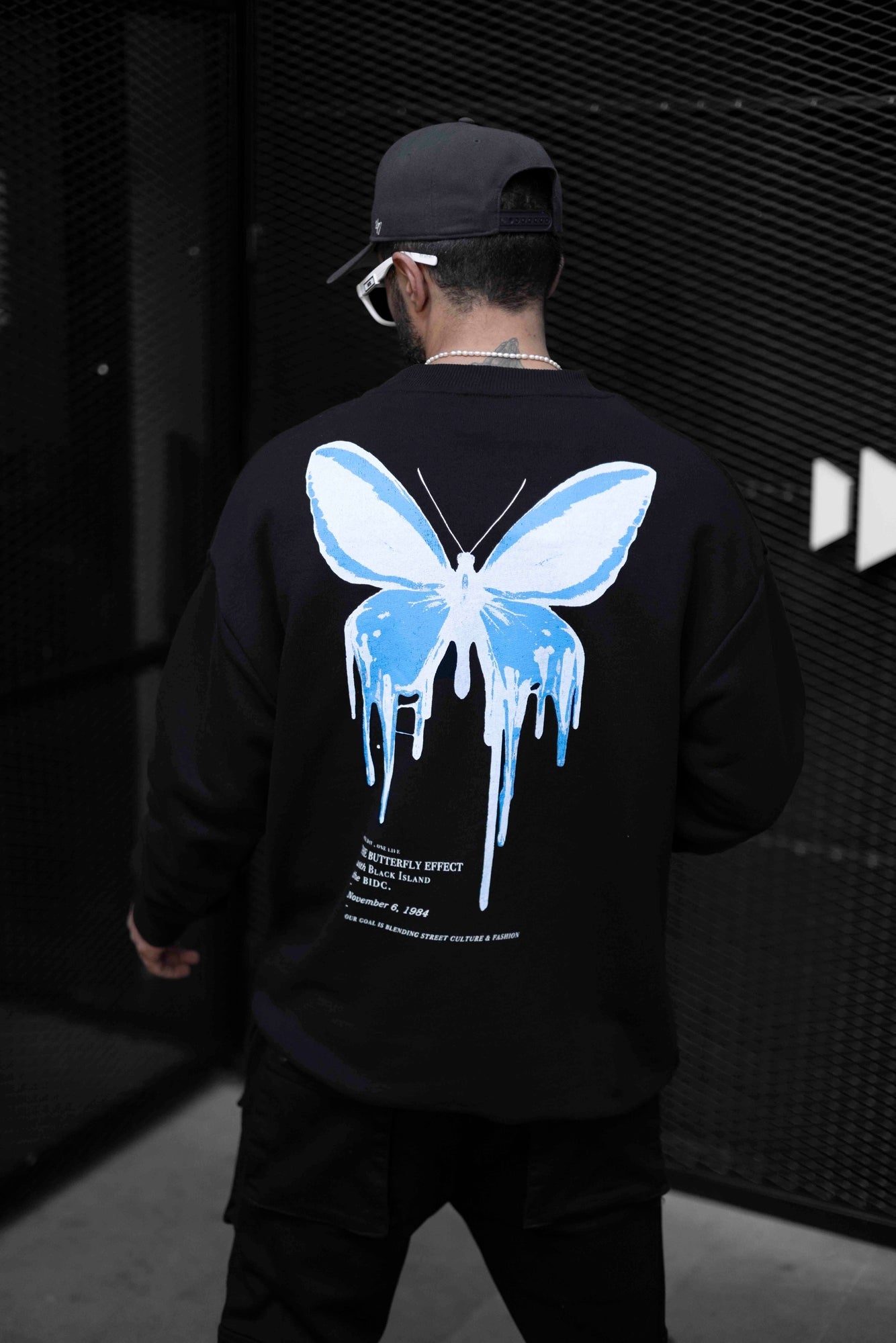 Hoodies & Sweatshirts