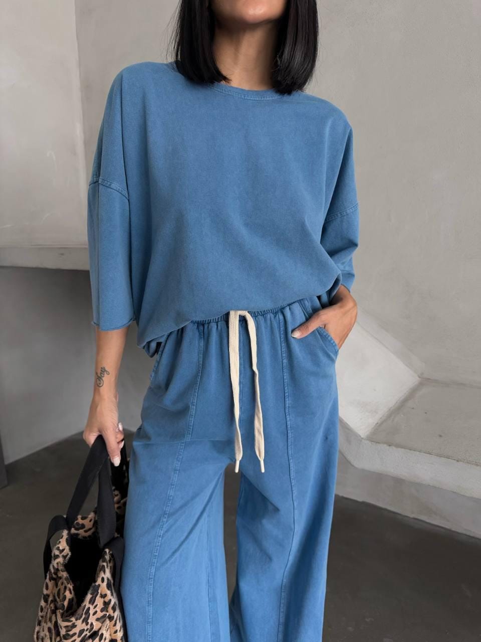 Women’s Oversized Two-Piece Lounge Set – Casual Streetwear Outfit with Wide-Leg Pants & Relaxed Fit Top
