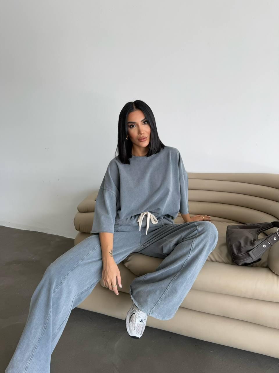 Women’s Oversized Two-Piece Lounge Set – Casual Streetwear Outfit with Wide-Leg Pants & Relaxed Fit Top