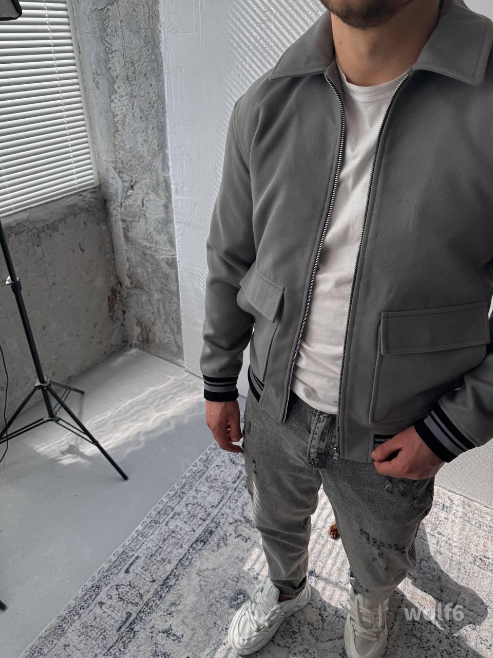 Men’s Casual Bomber Jacket – Minimalist Varsity Zip-Up with Striped Cuffs | Streetwear Outerwear
