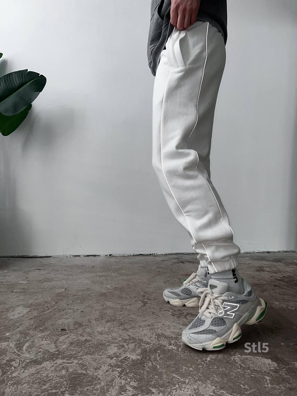 Men's Oversized Jogger Sweatpants: Black & White Side Stripe