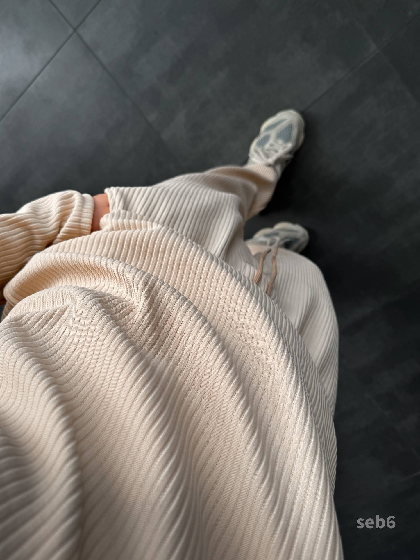 Men’s Pleated Two Piece Set – Long Sleeve Shirt and Jogger Pants, Casual Streetwear Outfit